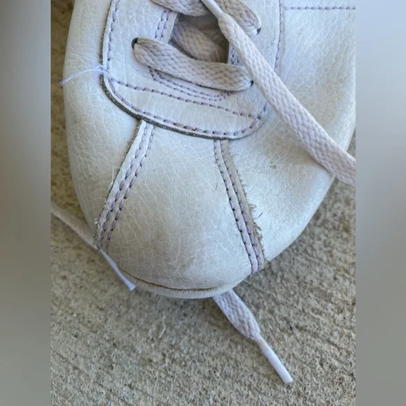 NIKE Stamina Red Swoosh Cheer Shoes Sneakers, Size 9 - Picture 3 of 7